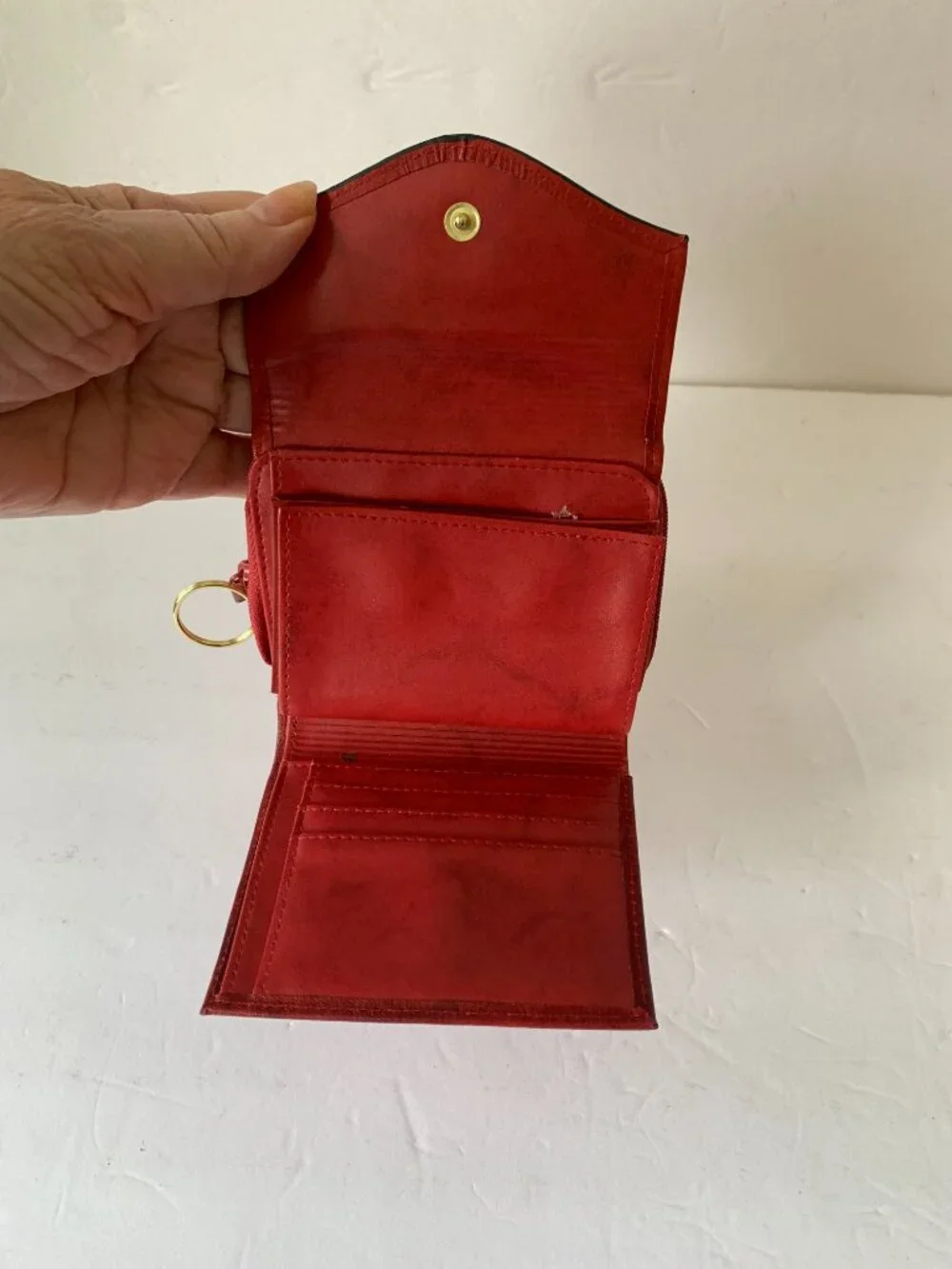 JULIA BUXTON HEIRESS COLLECTION GENUINE LEATHER RED WALLET WITH KEYCHAIN